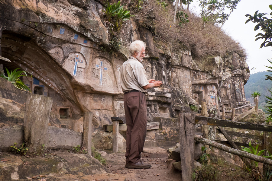 Alberto Guitierrez stone sculptor esteli