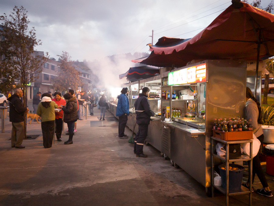 Parque La Floresta - street food carts - Tripa Mishka - Quito - Ecuador