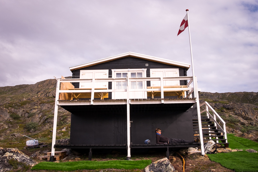 Greenlandic flag and astroturf at a weekend home - Arctic Circle Trail - West Greenland