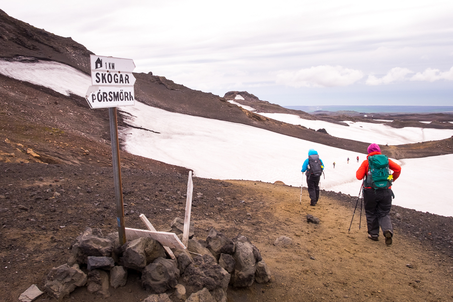 Sign pointing to Skógar and Thorsmork - Laugavegur Fimmvörðuháls Trail - Icelandic Highlands