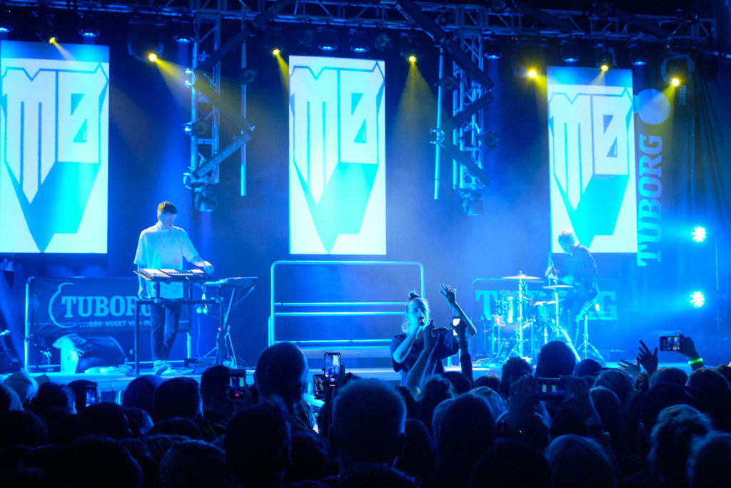 MØ and her band playing in Katuaq, Nuuk