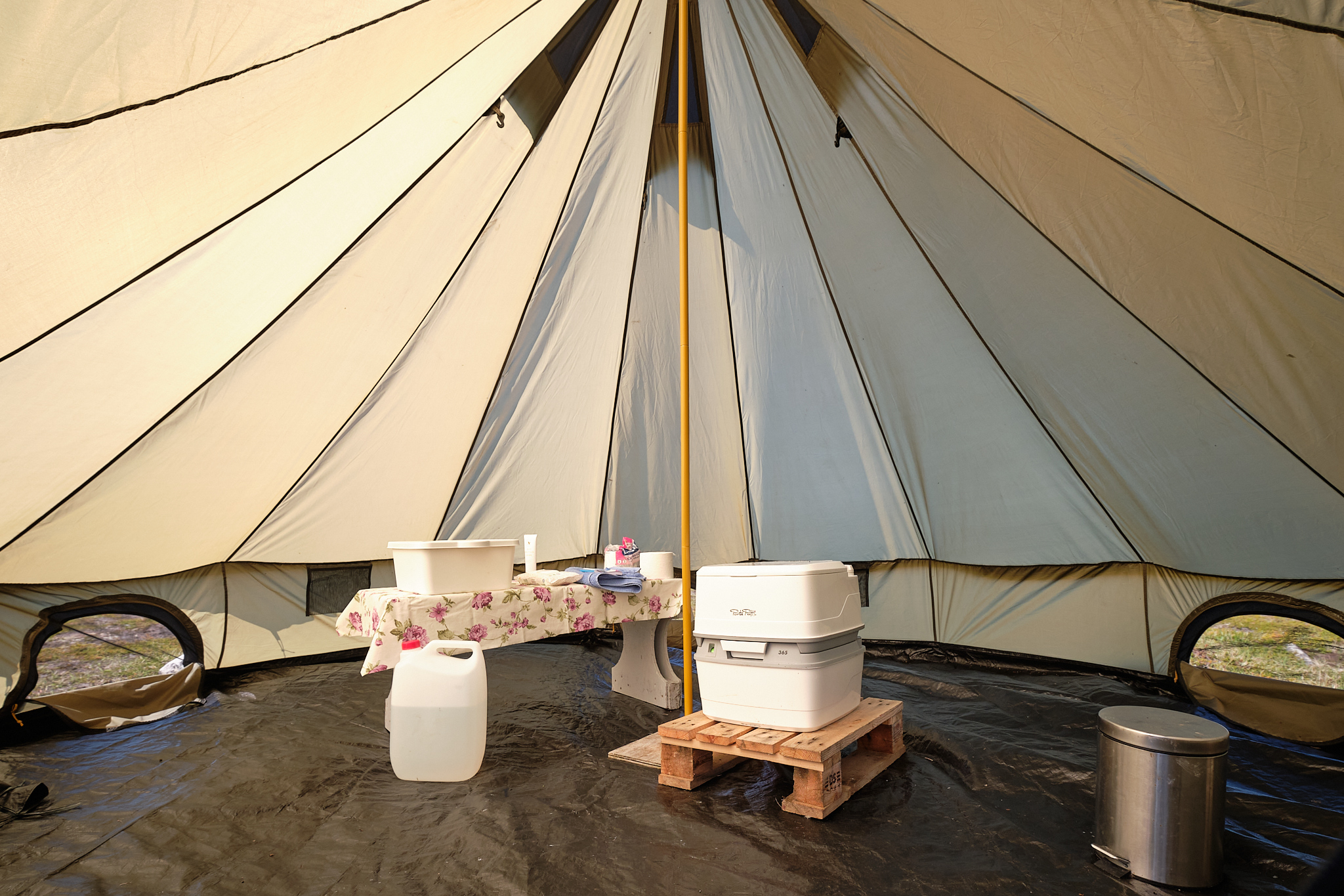 bathroom tent at Sassanguit- Greenland